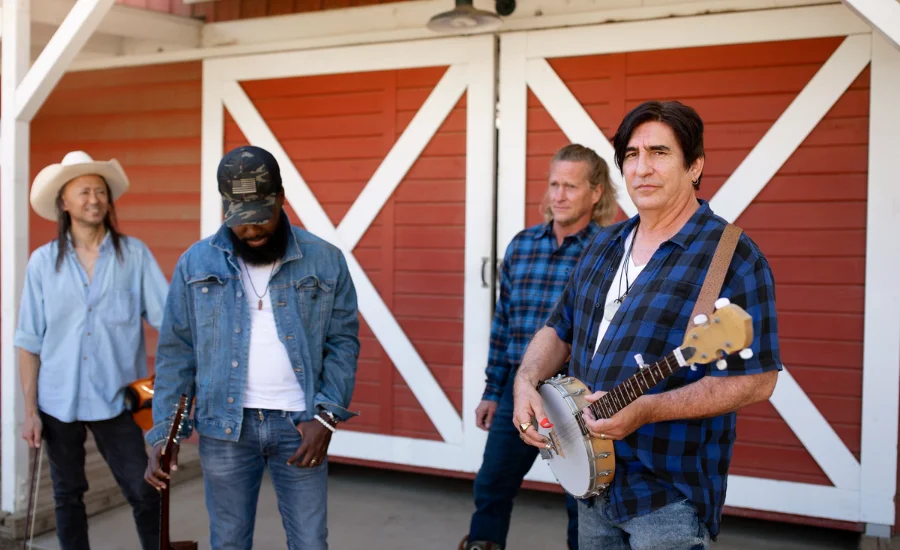 Randy Travis Visits Joe T. Garcia: A Memorable Evening in Fort Worth